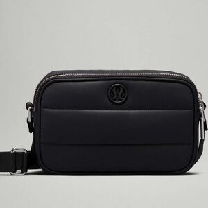 NEW with tags Lululemon wunder puff crossbody bag 2L black